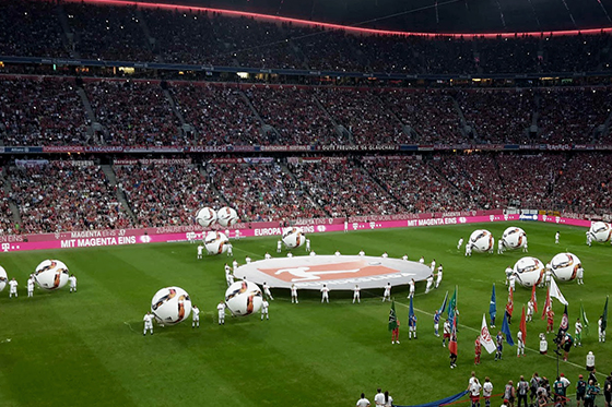 Sportveranstaltung in einem Stadion.